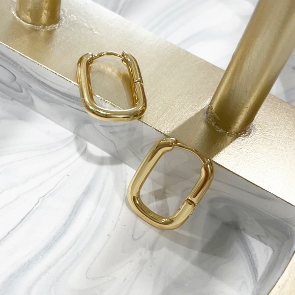 14k Gold Filled Rectangle Hoop Earrings - Picture 2 of 5